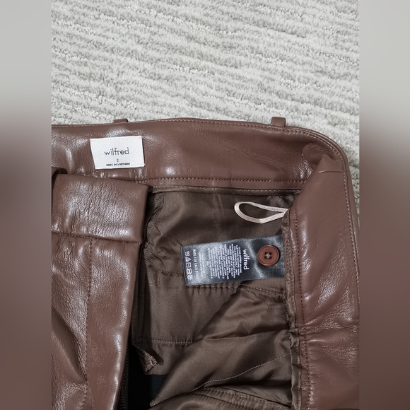BNWT-Aritzia Wilfred Vegan Leather Carrot Pant - Picture 3 of 6